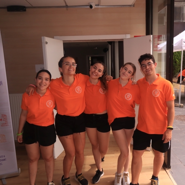 Nuestro equipo de monitores y profesores de cocina harán que tu estancia sea inolvidable